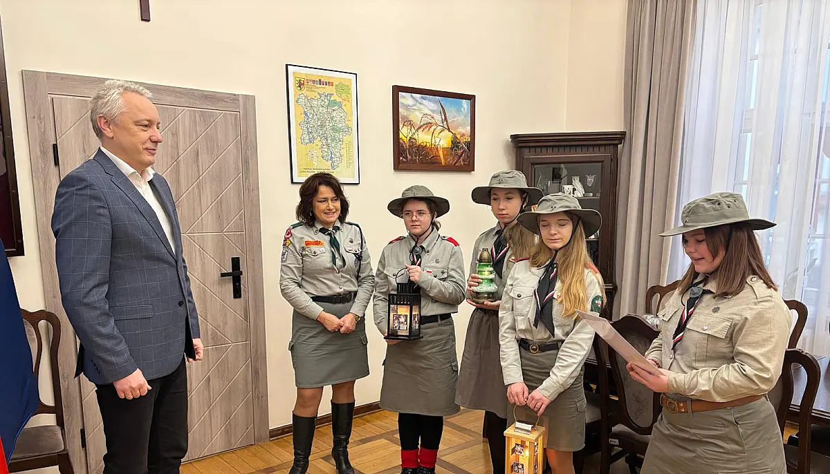 Betlejemskie Światło Pokoju dotarło do Urzędu Gminy Inowrocław