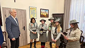 Betlejemskie Światło Pokoju dotarło do Urzędu Gminy Inowrocław