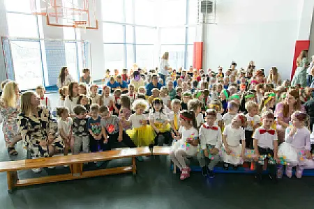 roztańczone przedszkolaki tupadły