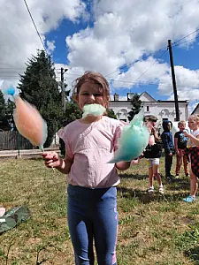 2026-07-04 Kreatywne wakacje w bibliotece. Tydzień pełen uśmiechów w Jaksicach