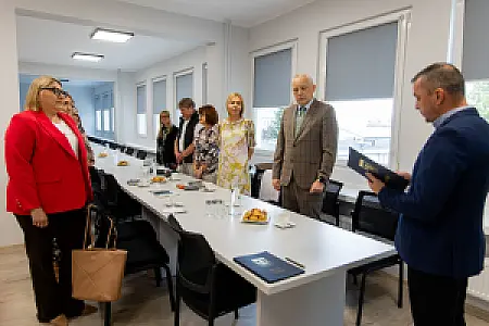 2026-08-28 Nauczyciele odebrali akty mianowania