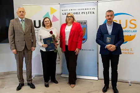 2026-08-28 Nauczyciele odebrali akty mianowania