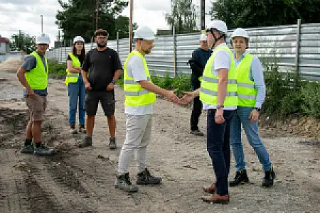 2026-09-09 W Cieślinie powstają nowe mieszkania. Budowa postępuje, nabór wniosków trwa