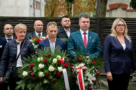 2026-09-17 Pod Dębem Pamięci oddaliśmy hołd ofiarom sowieckiej agresji