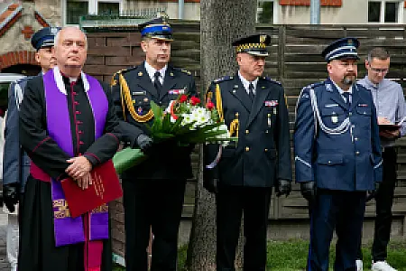 2026-09-17 Pod Dębem Pamięci oddaliśmy hołd ofiarom sowieckiej agresji