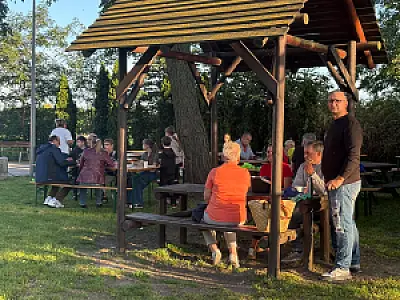 2026-09-19 Dobrze mieć sąsiada! W Komaszycach spotkali się przy wspólnym stole