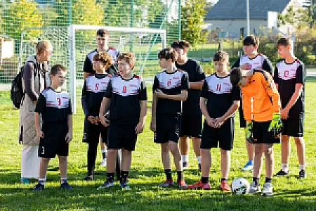 2026-09-28 32 turniej piłki noznej