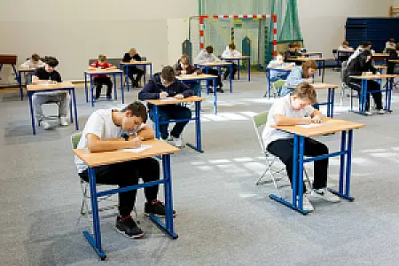 2026-10-26 Olimpijczyk Zygfryd Kuchta w Sławęcinku i konkurs wiedzy o polskiej piłce ręcznej